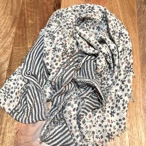 Lulu floral scarf